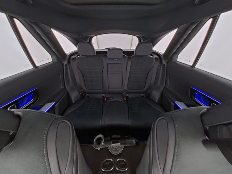 Fahrzeugabbildung Mercedes-Benz GLC 300 AMG*HEAD-UP*BURMESTER*PANO*MEMORY*AHK