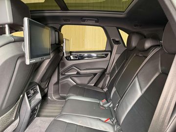 Porsche Cayenne - 11