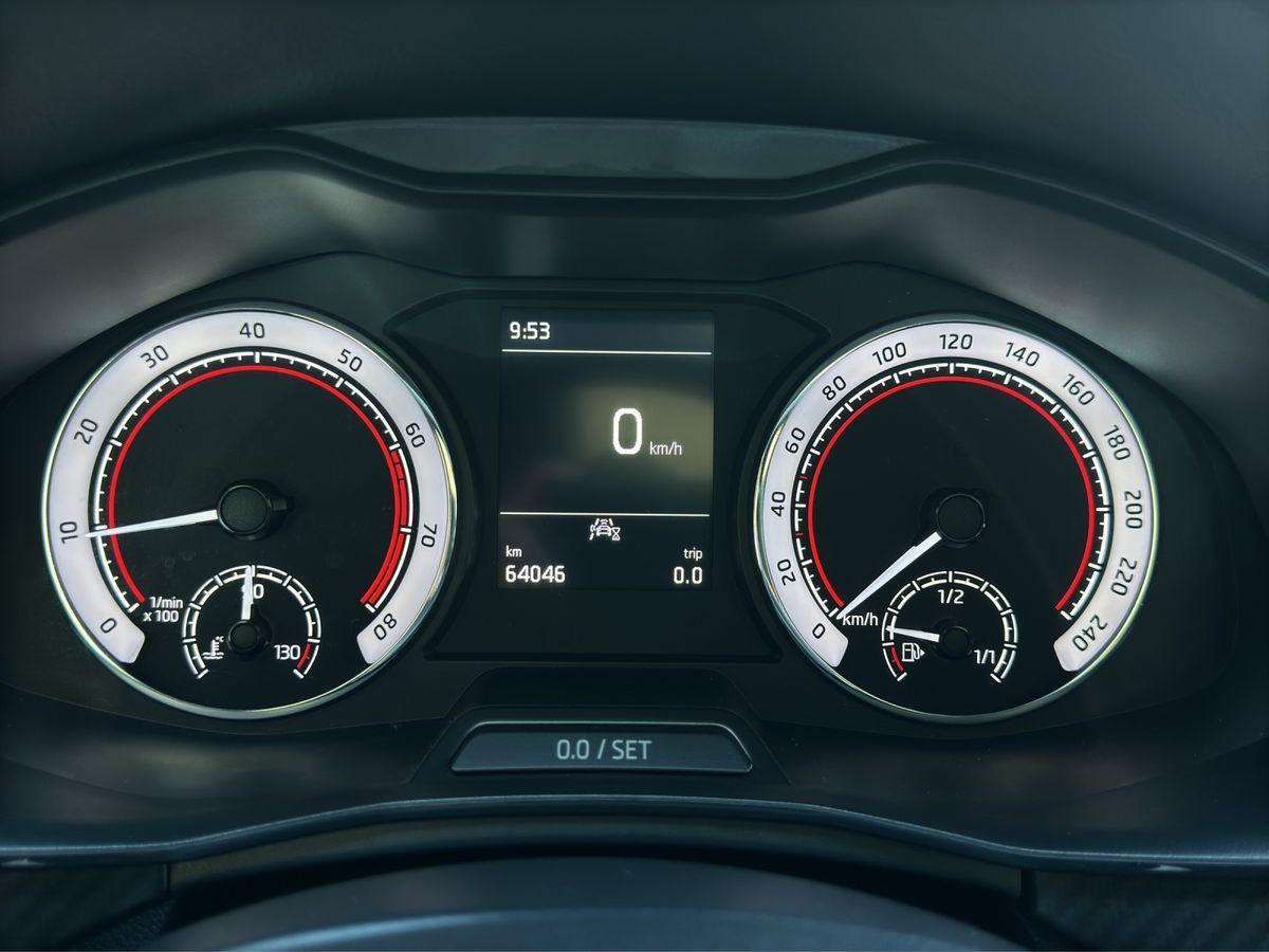 Skoda KAMIQ MONTE CARLO 1.0 TSI KAMERA+PANO+FSE+SHZ+