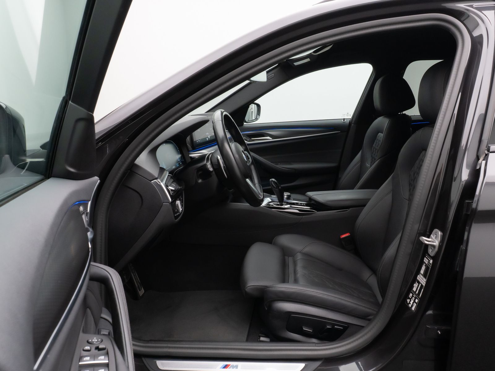 Fahrzeugabbildung BMW 530d xD M Sport DAB CockPitPro PDC Alarm 20Zoll