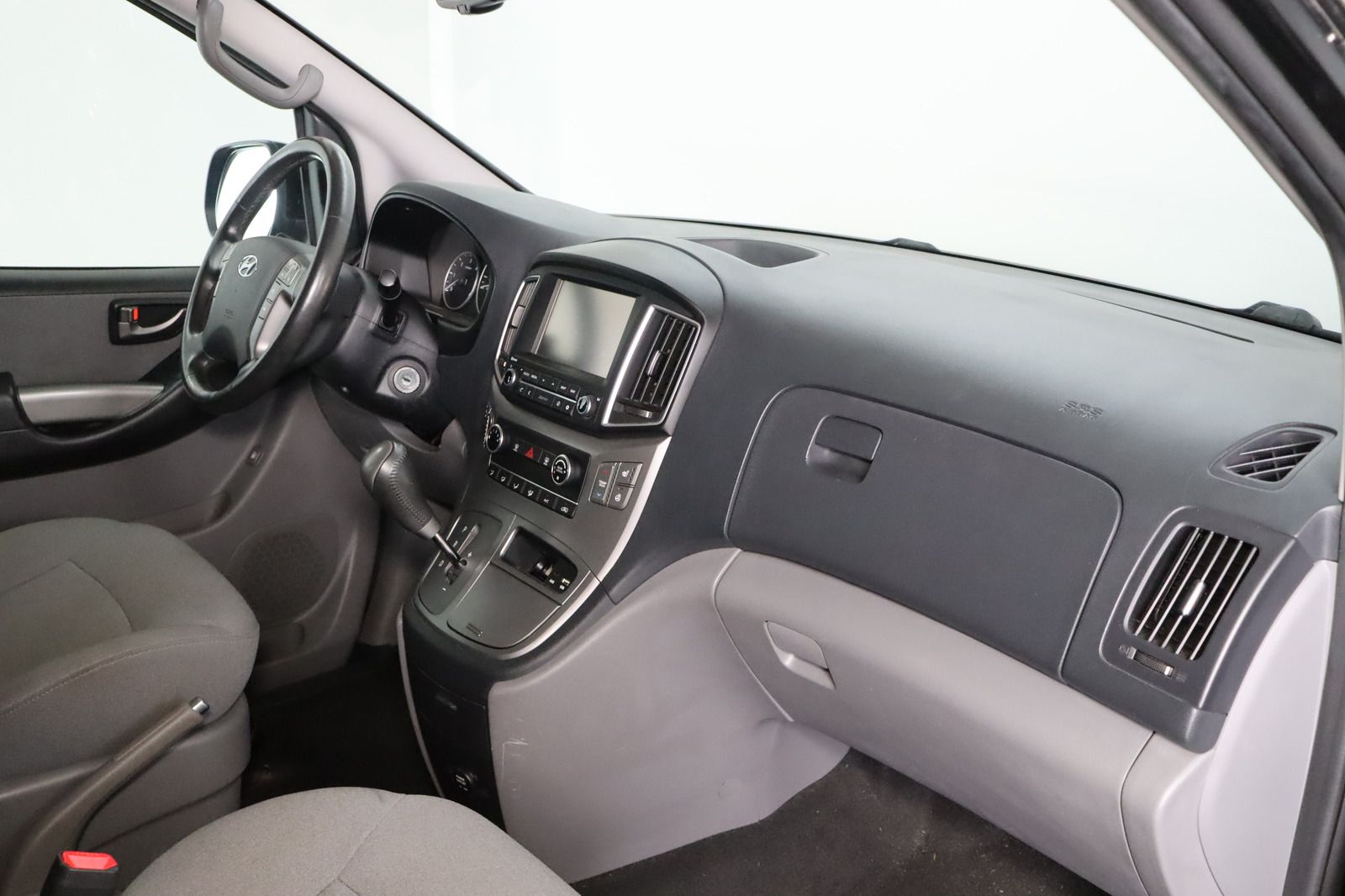 Fahrzeugabbildung Hyundai H1 Travel Trend * Navi * DAB * 8-Sitzer