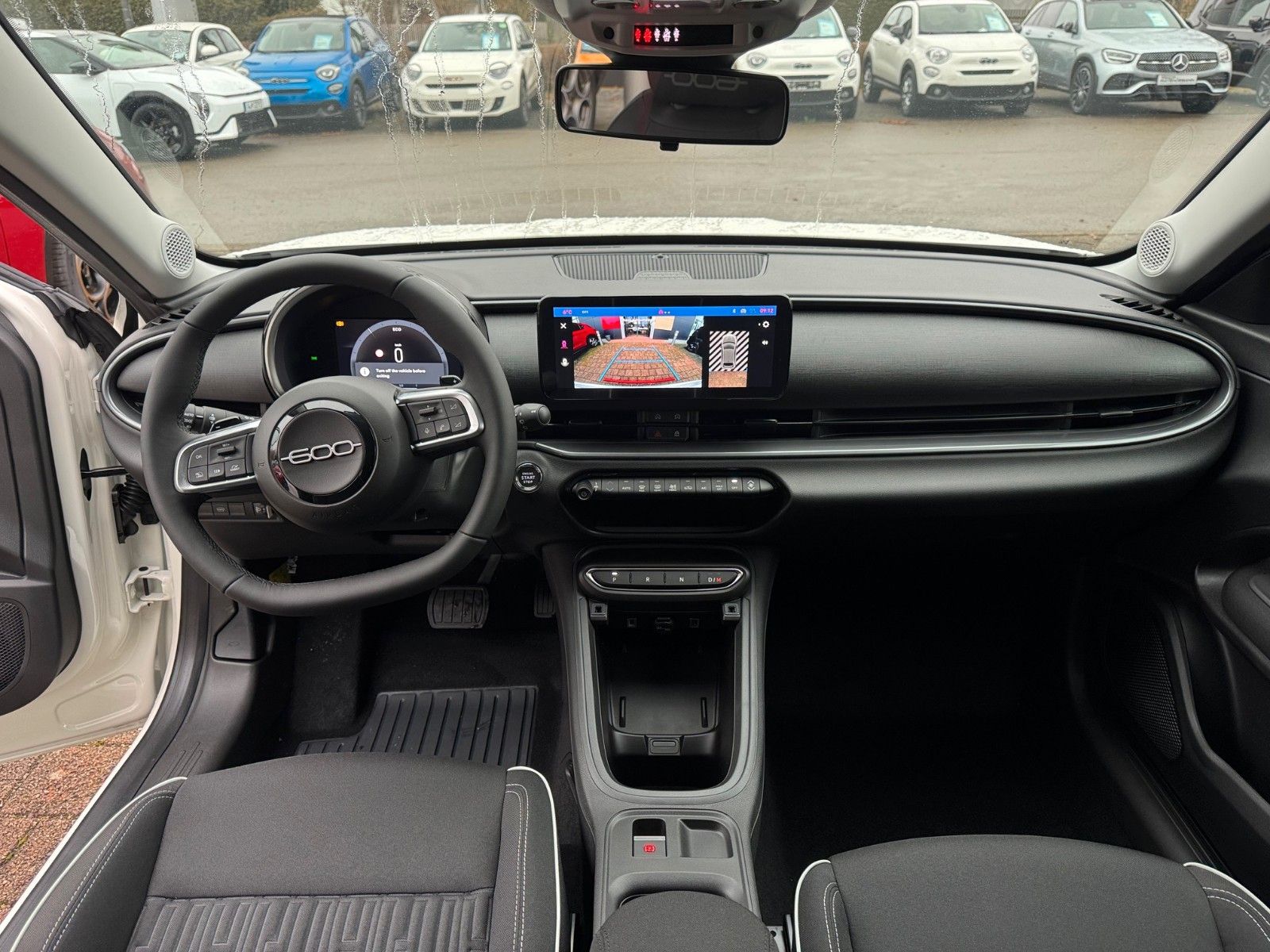 Fahrzeugabbildung Fiat 600 1.2 BUSINESS EDITION NAVI SITZHEIZUNG KLIMA