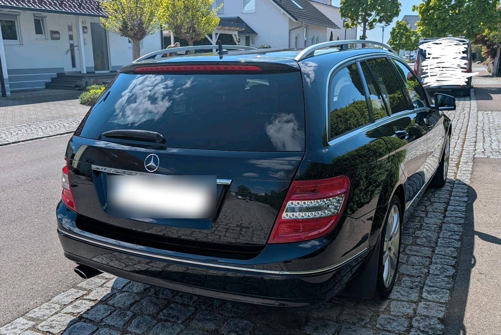 Mercedes-Benz C250 2010 — engine 204 HP (150kW)