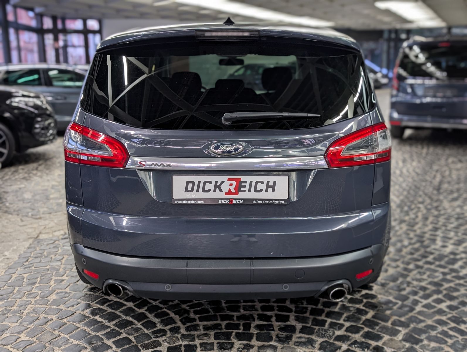 Fahrzeugabbildung Ford S-MAX Titanium SHZ*PDC*TEMP*NAVI*7 SITZER