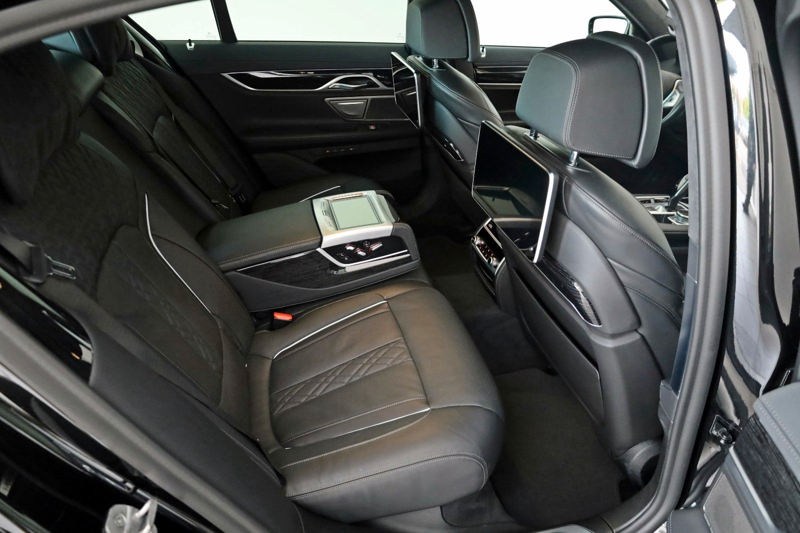 Fahrzeugabbildung BMW 740 d xD, M Sport,Laser,Sitzlüftx4,SD, Garantie!