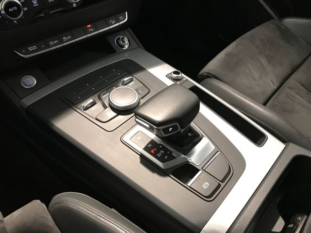 Audi Q5 40 TDI quattro 1. HAND XEN AHK KAM MMI NAV