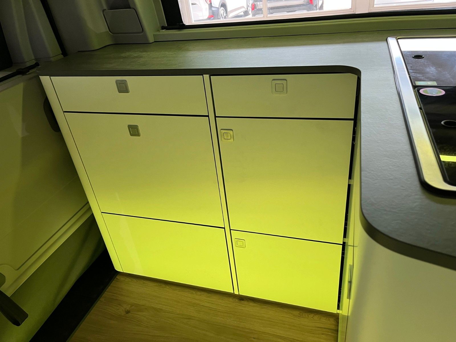 Fahrzeugabbildung Ford NUGGET L2 Titanium Aufstelldach Markise uvm.