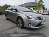 Toyota Avensis 2,2-l-D-4D Automatik Executive Executive - Toyota Avensis in Mannheim