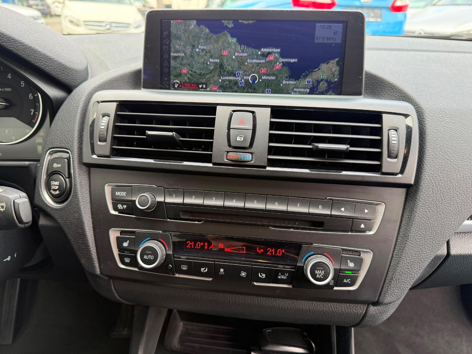 BMW 118 i Automatik*2.Hand*BiXenon*Navi*Kamera*AHK