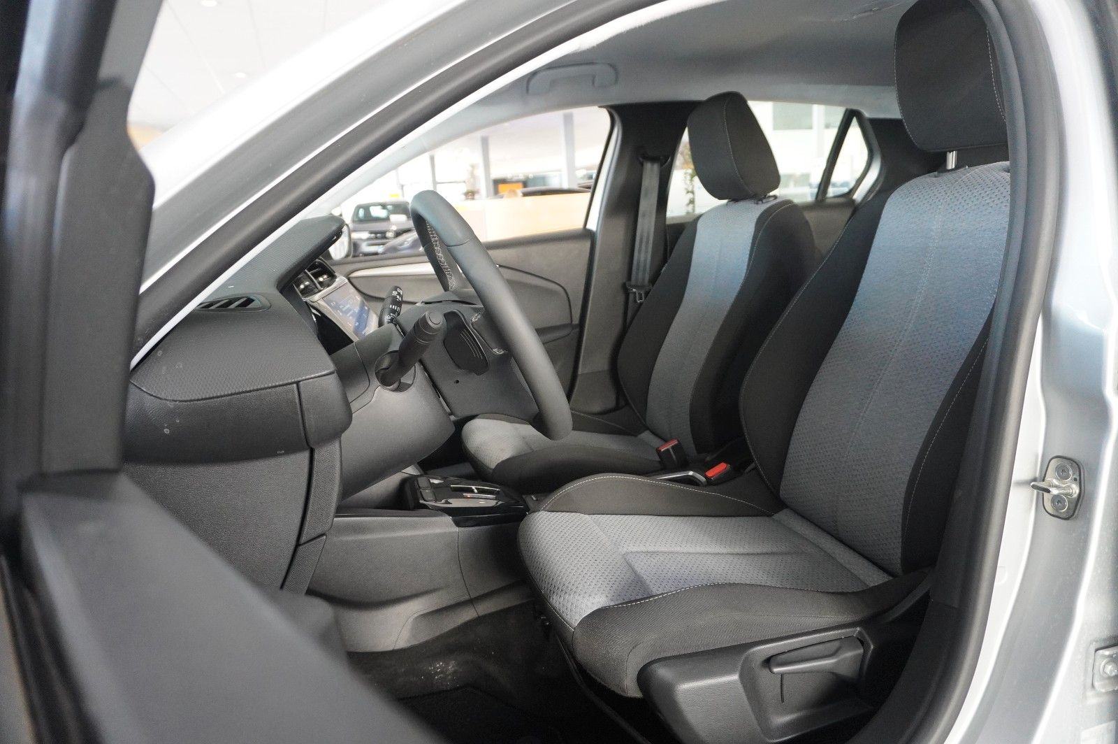 Fahrzeugabbildung Opel Corsa F 1.2T FACELIFT NAVI/LED/VIRT./KAMERA/DAB+