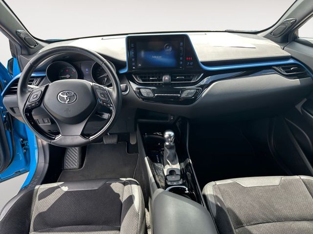 C-HR Hybrid Style Selection