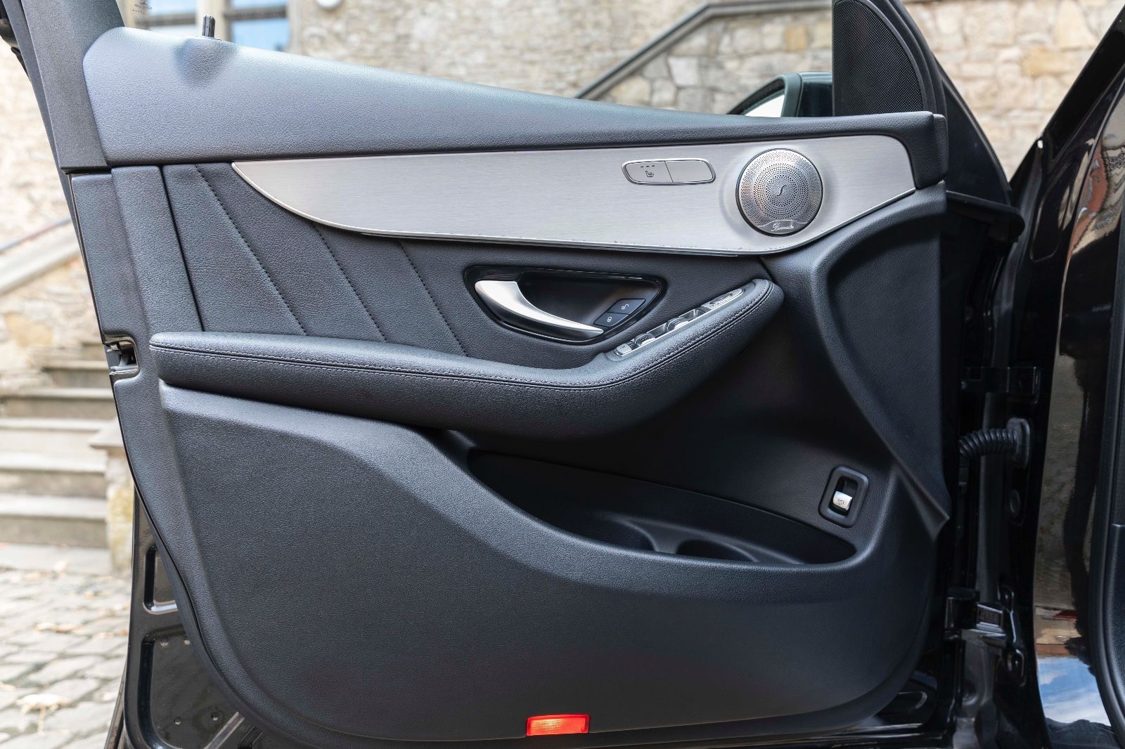 Fahrzeugabbildung Mercedes-Benz GLC 300d 4Matic AMG-LINE LED KAM NAV