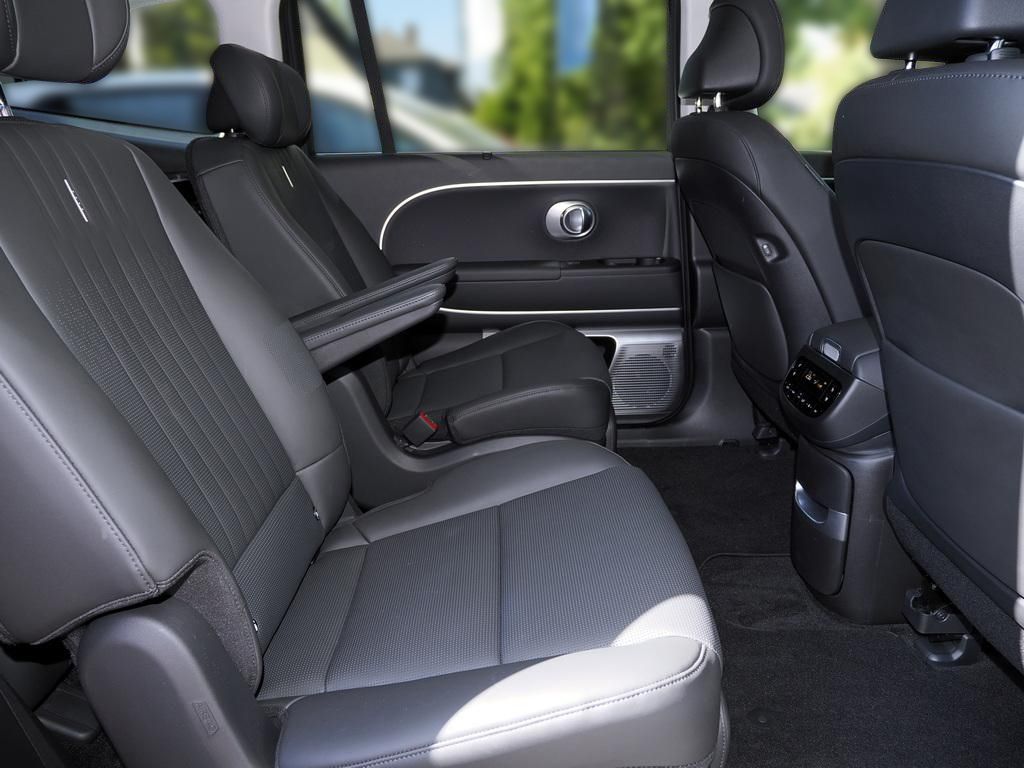 Fahrzeugabbildung Hyundai IONIQ 9 6-Sitzer UNIQ Panoramadach Relax-Paket