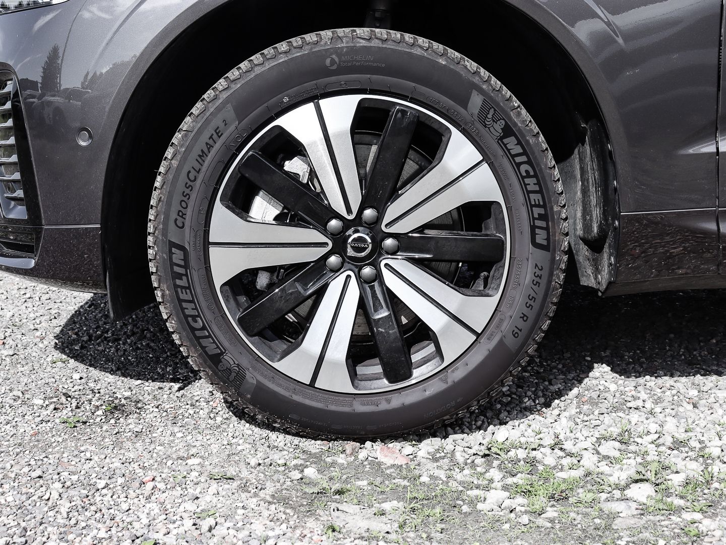 Volvo XC60 Plus Dark Recharge Plug-In Hybrid AWD T8 Tw imagem 3