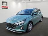 Hyundai i20 1,2 KLIMAANLAGE+NAVI+RÜCKFAHRKAM+APPLE/ANDRO - Hyundai i20 mit Benzin-Antrieb: Grün, Kleinwagen