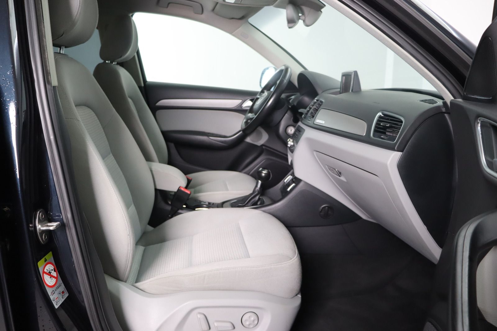 Fahrzeugabbildung Audi Q3 2.0 TFSI S tronic quattro * Standhzg. *