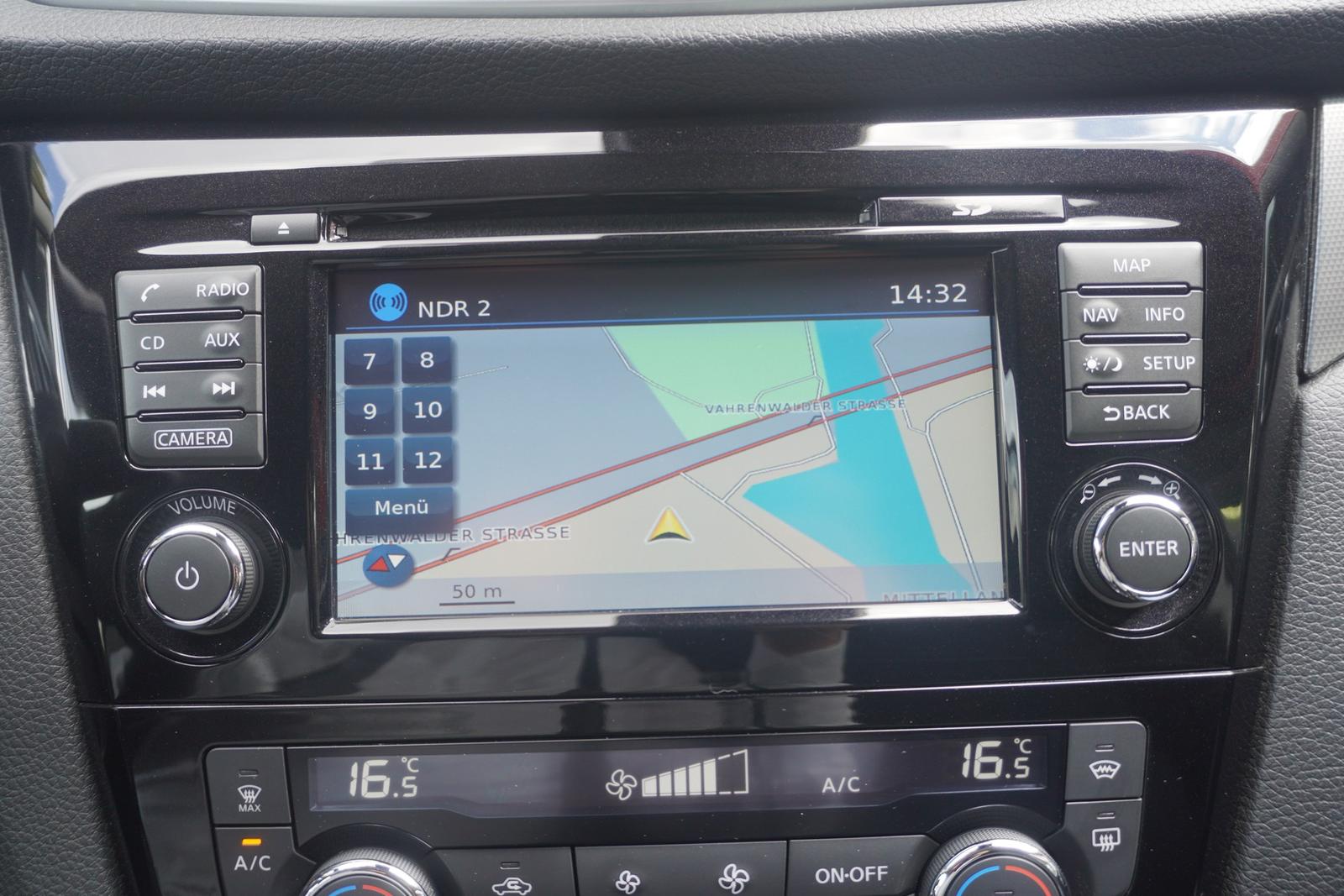 Nissan Qashqai 1.6 N-Connecta 360° Spurhalte Tempomat