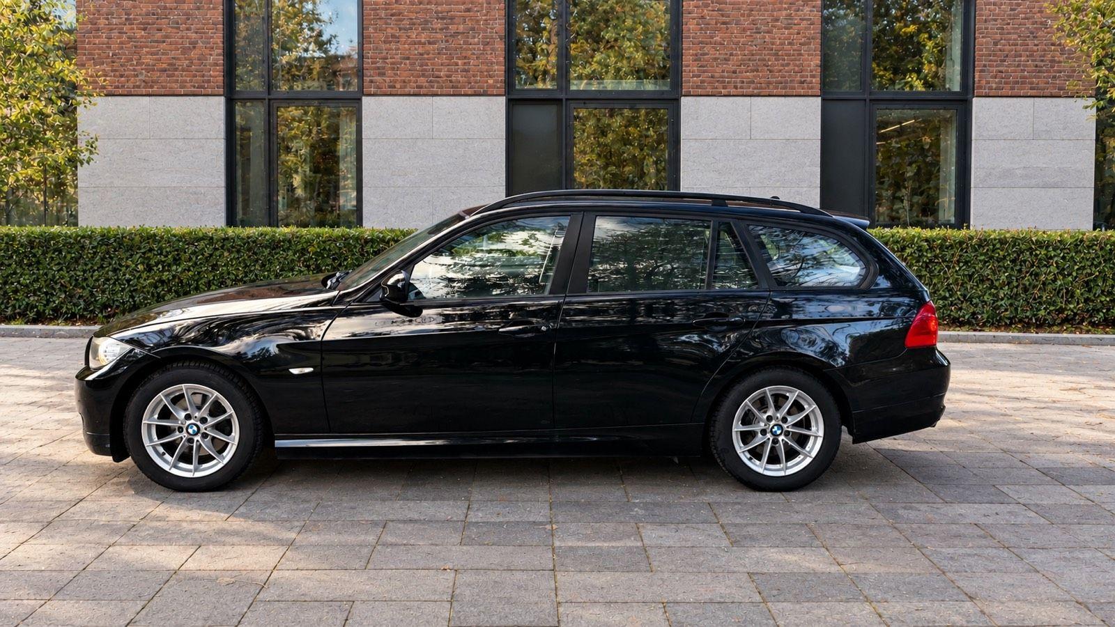 BMW 318 2010 — engine 143 HP (105kW)