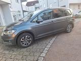 Volkswagen Touran 1.4 TSI DSG 7-Sitze Navi PDC ACC  - : Kleinbus, Von Privat