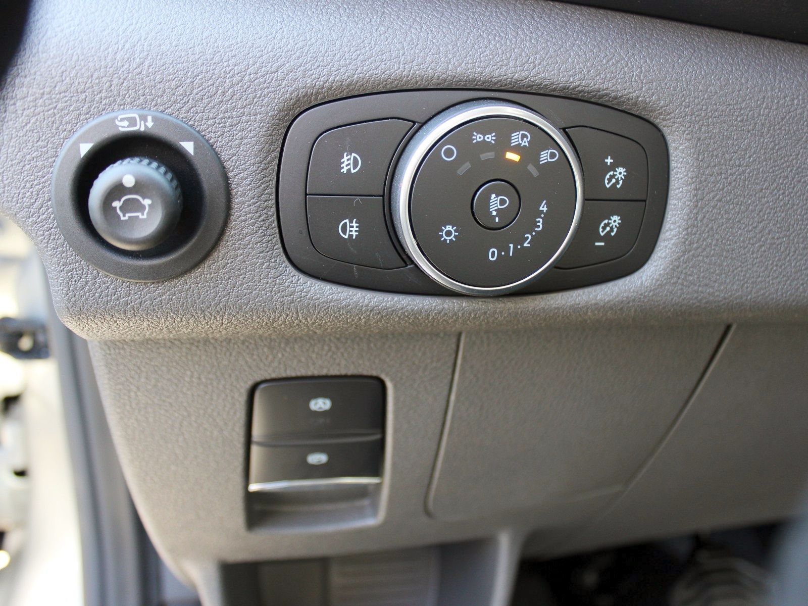 Fahrzeugabbildung Ford Transit 350 L3 Trend -Rollstuhlfahrzeug-