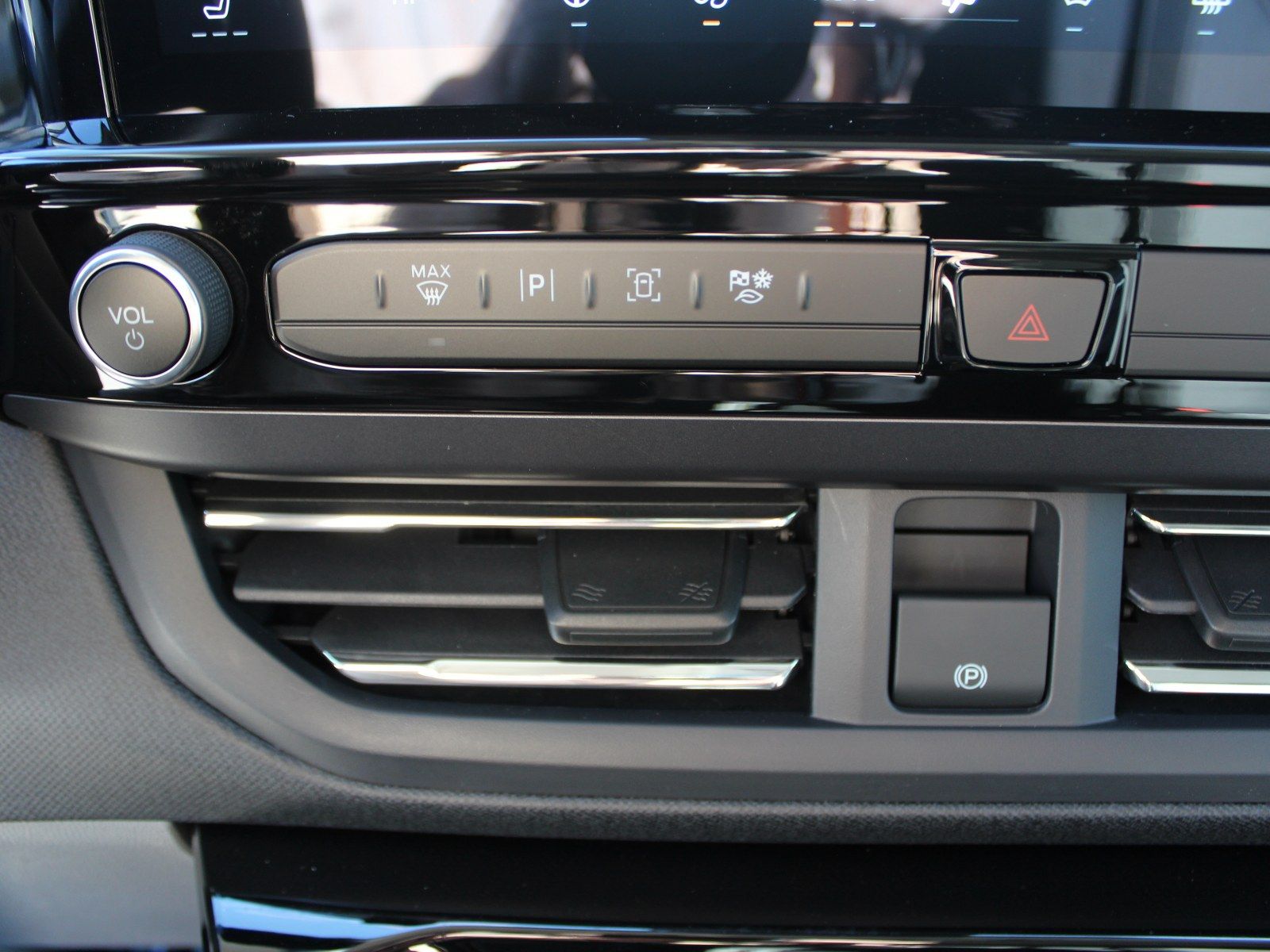 Fahrzeugabbildung Ford Tourneo Custom 320 L1 Tourneo Titanium FWD