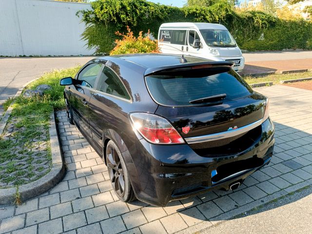 Opel Astra GTC OPC 