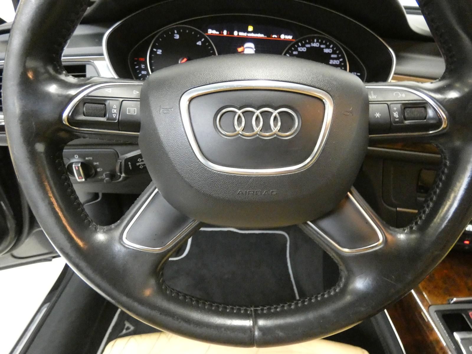 Audi A6 Avant 3.0 TDI*NaviMMI*Leder*Xenon*PDC*Kamera