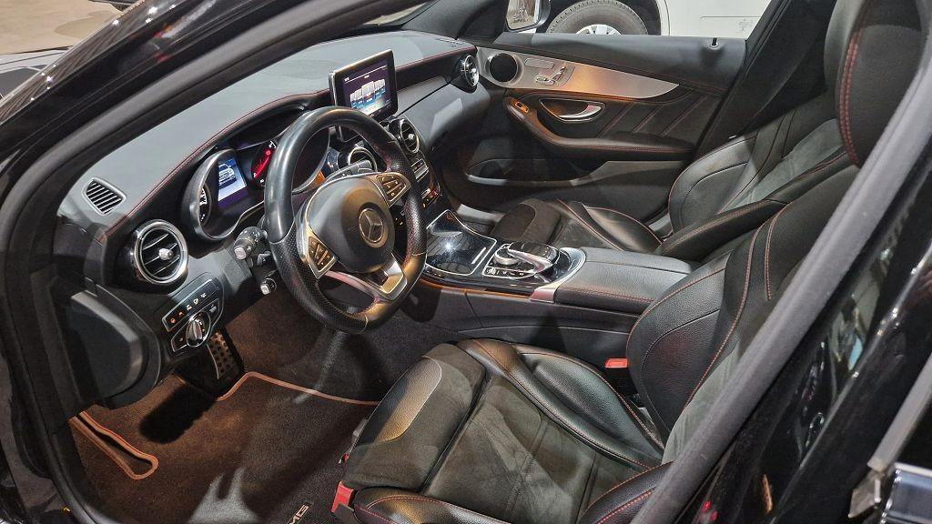 Mercedes-Benz *4Matic*LED*SHZ*9G-TRONIC*Pano