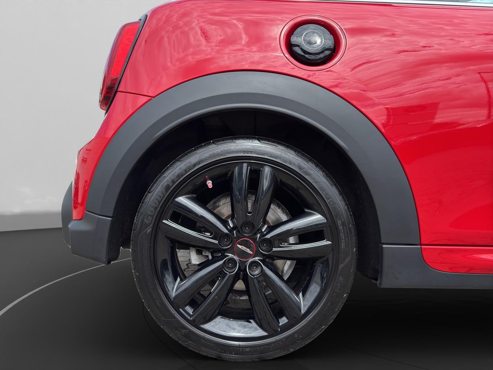 MINI Cooper S Cabrio JCW Trim adaptiverLED Lenkradhei