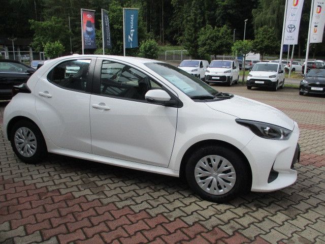 Fahrzeugabbildung Toyota Yaris Hybrid Business Edition