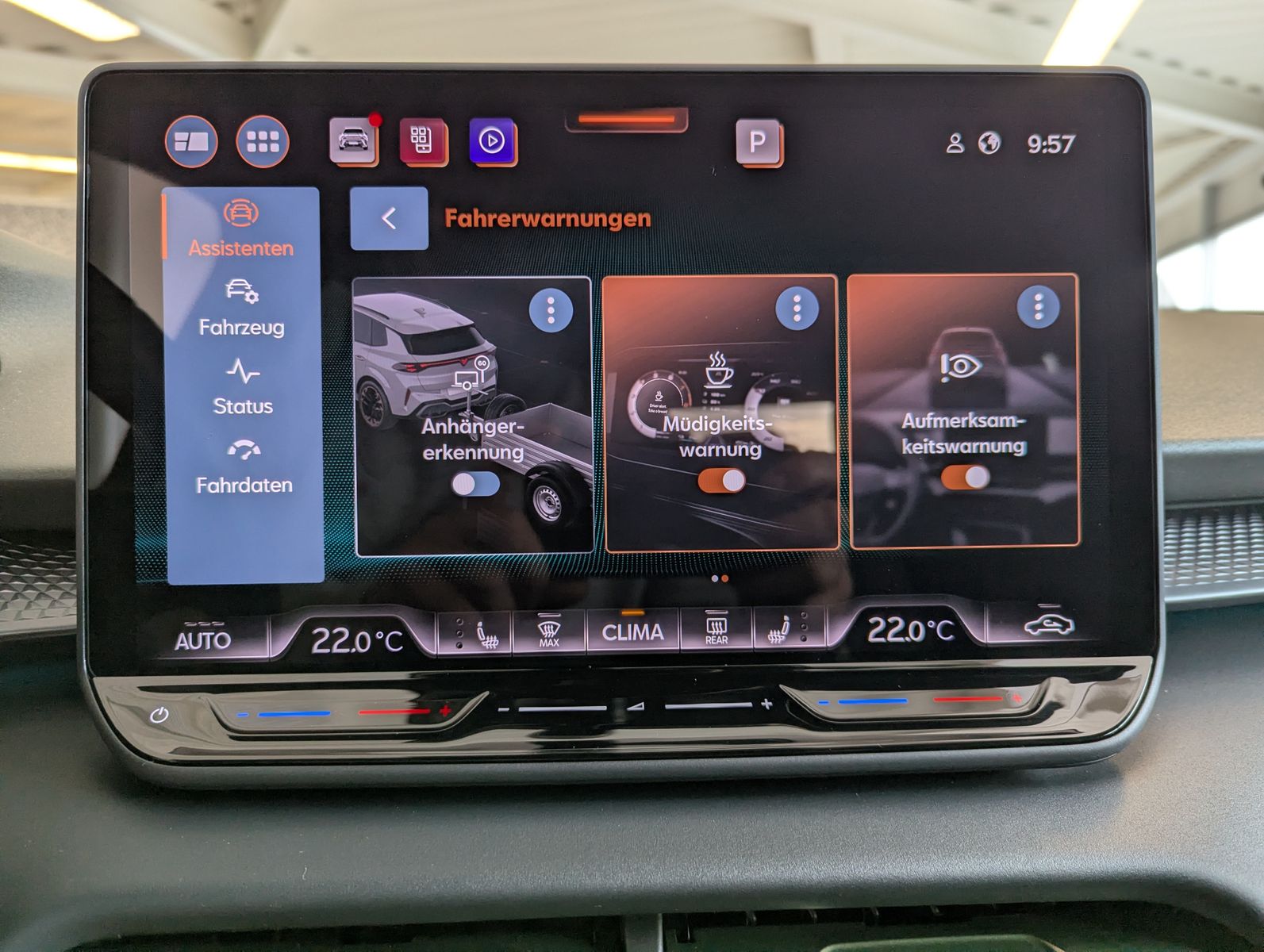 Fahrzeugabbildung CUPRA Terramar 1.5 eTSI Tribe Sennh Matrix HUD AHK 20