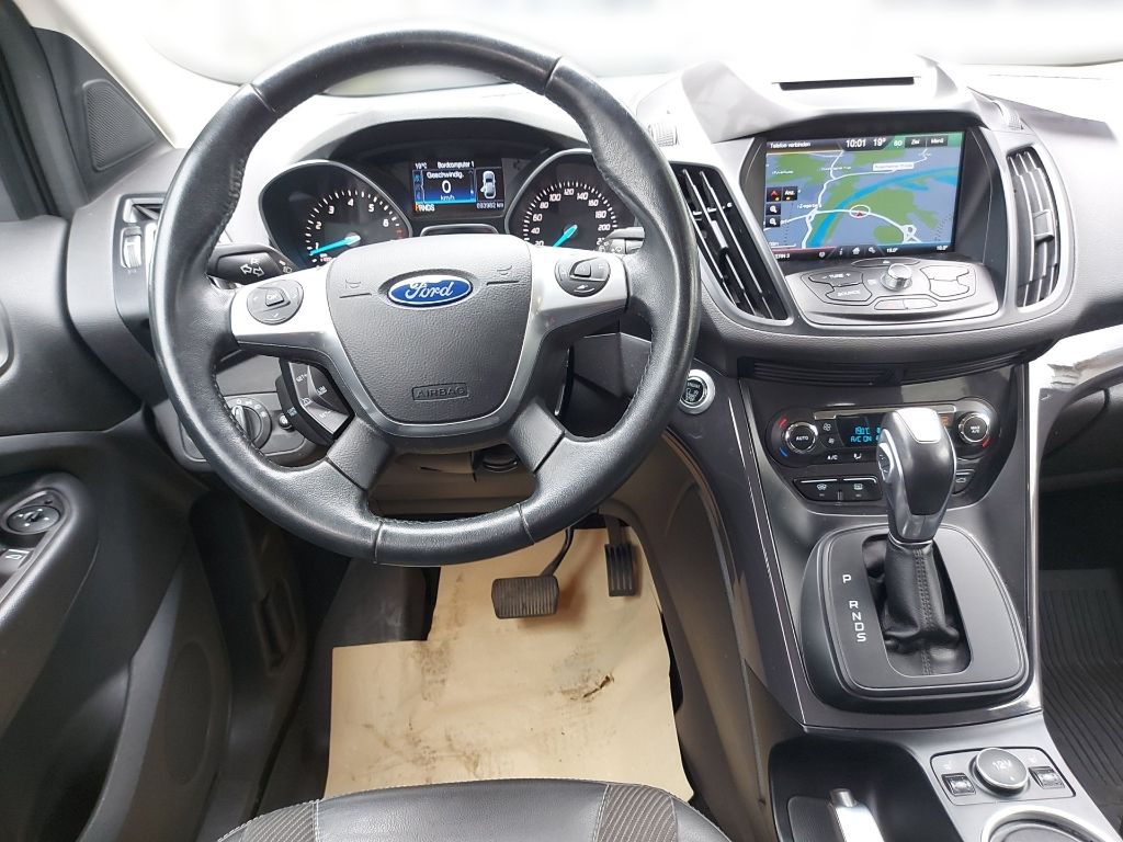 Fahrzeugabbildung Ford KUGA 1.5 4x4 Titanium Xenon el. Heckklappe Navi
