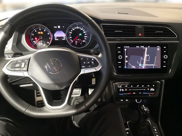 Fahrzeugabbildung Volkswagen Tiguan 1.5 TSI OPF DSG Active LED ACC NAVI RÜCKK