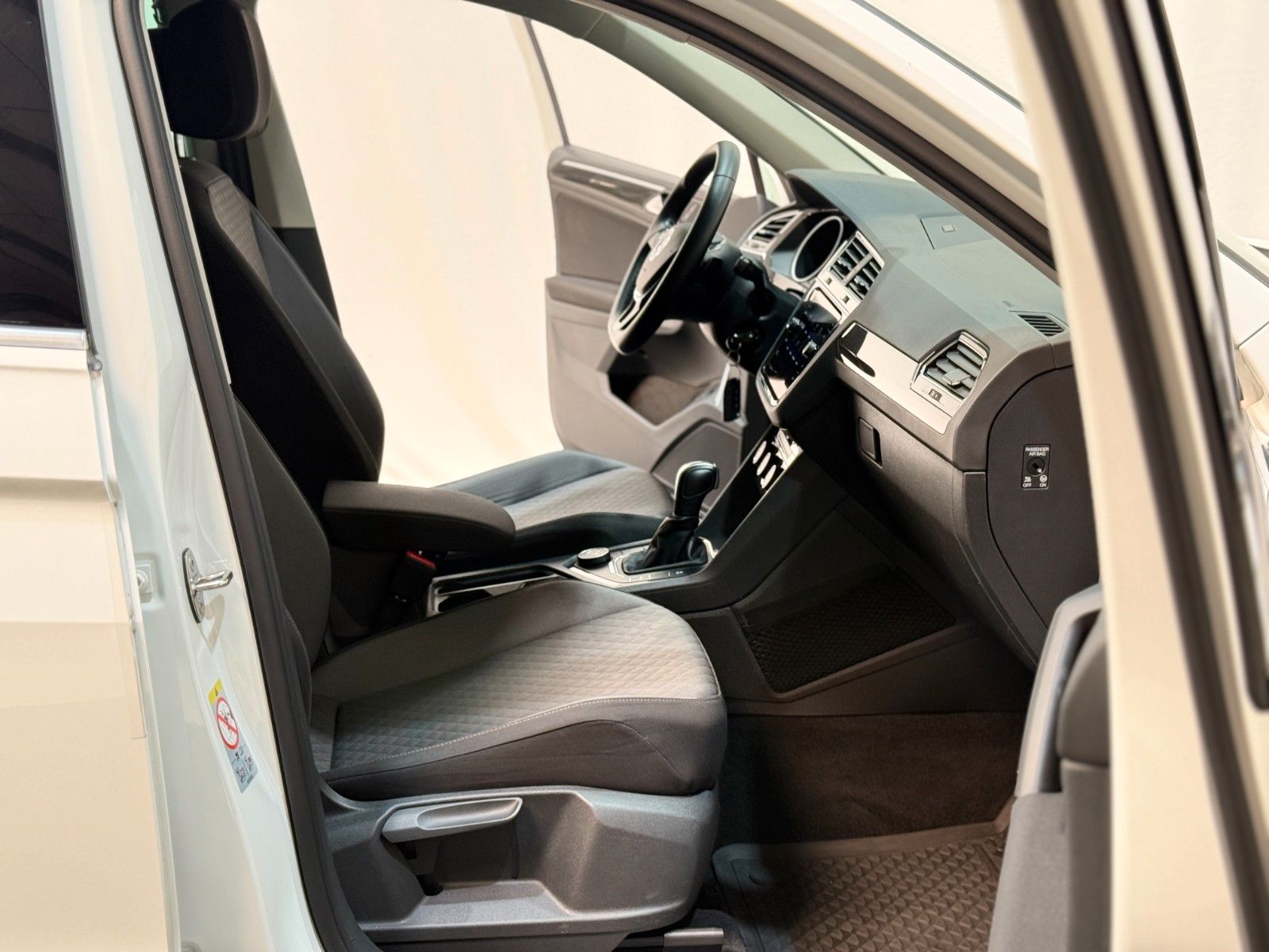 Fahrzeugabbildung Volkswagen Tiguan Comfortline DSG-4Motion-Full Link