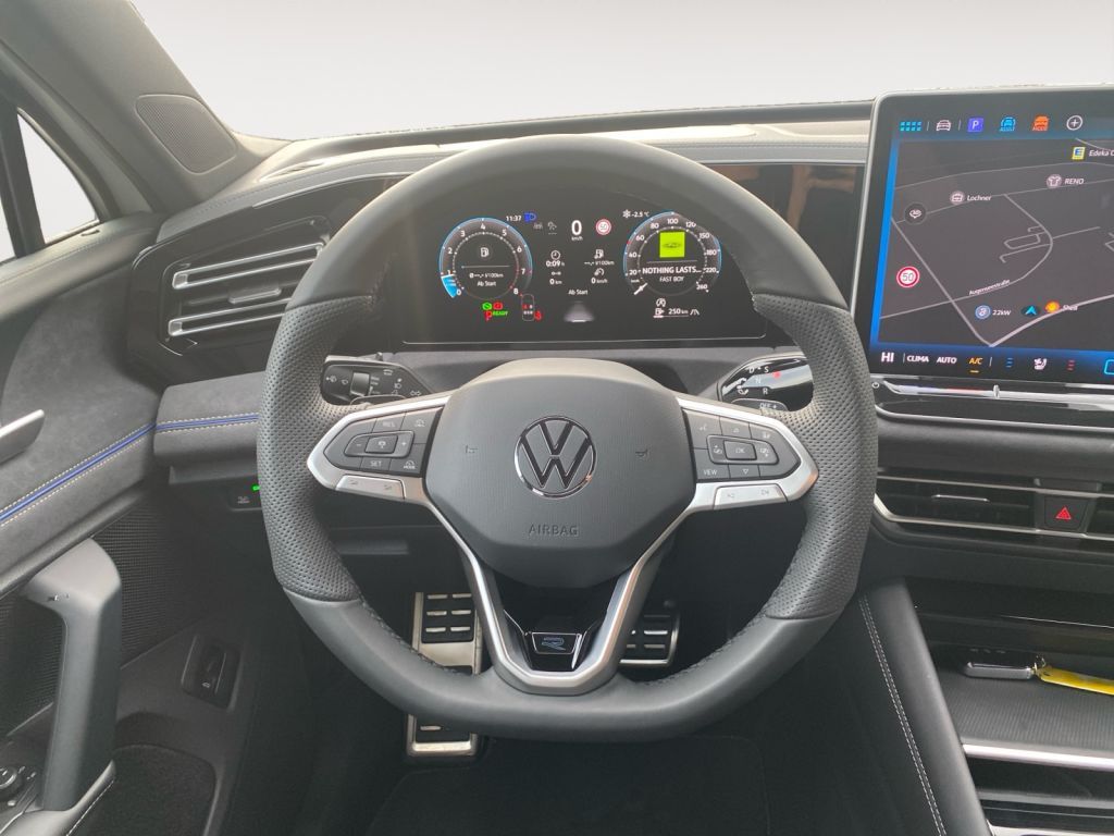 Fahrzeugabbildung Volkswagen Tiguan 1.5 eTSI OPF DSG R-Line