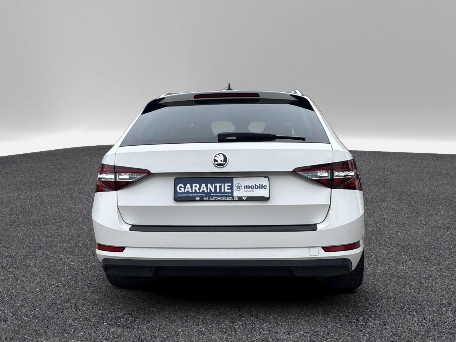 Fahrzeugabbildung SKODA Superb Combi Premium Edition/ AHK