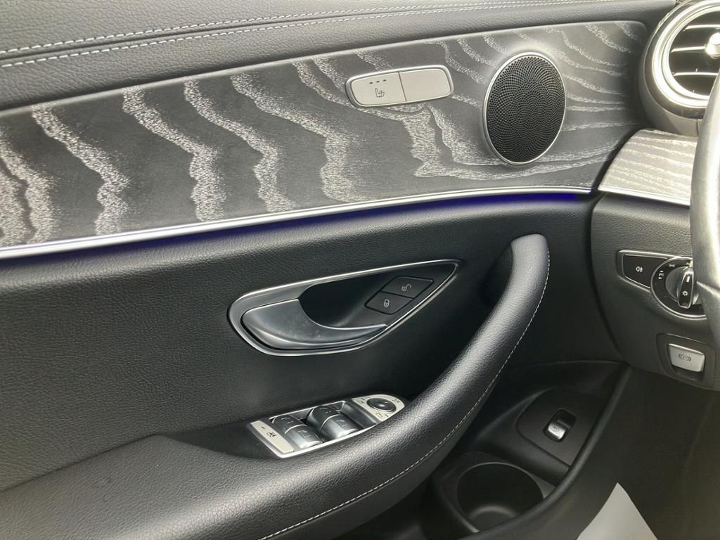 Fahrzeugabbildung Mercedes-Benz E 300 de 4MATIC T-Modell Night Paket*AHK*HUD*360