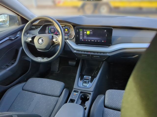 Fahrzeugabbildung SKODA Octavia Combi 1.4 TSI DSG iV Ambition AHK