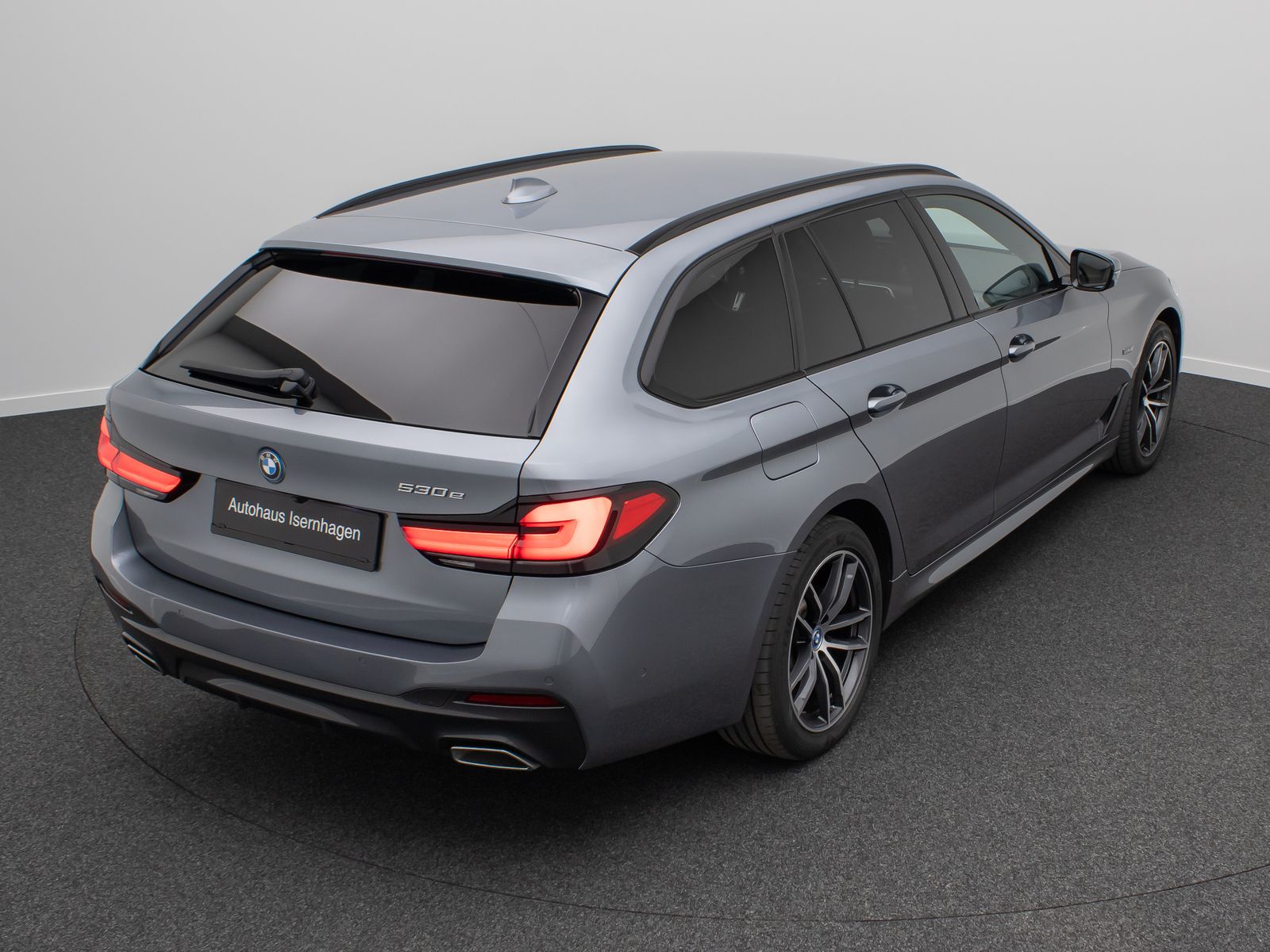 Fahrzeugabbildung BMW 530e M Sport DAB Kamera AHK Memory Alarm 18Zoll