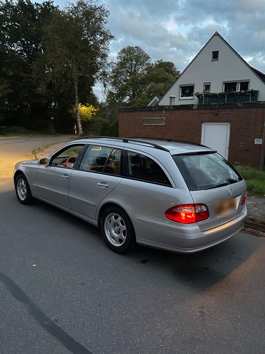 Mercedes-Benz E220 2004 — photo 5