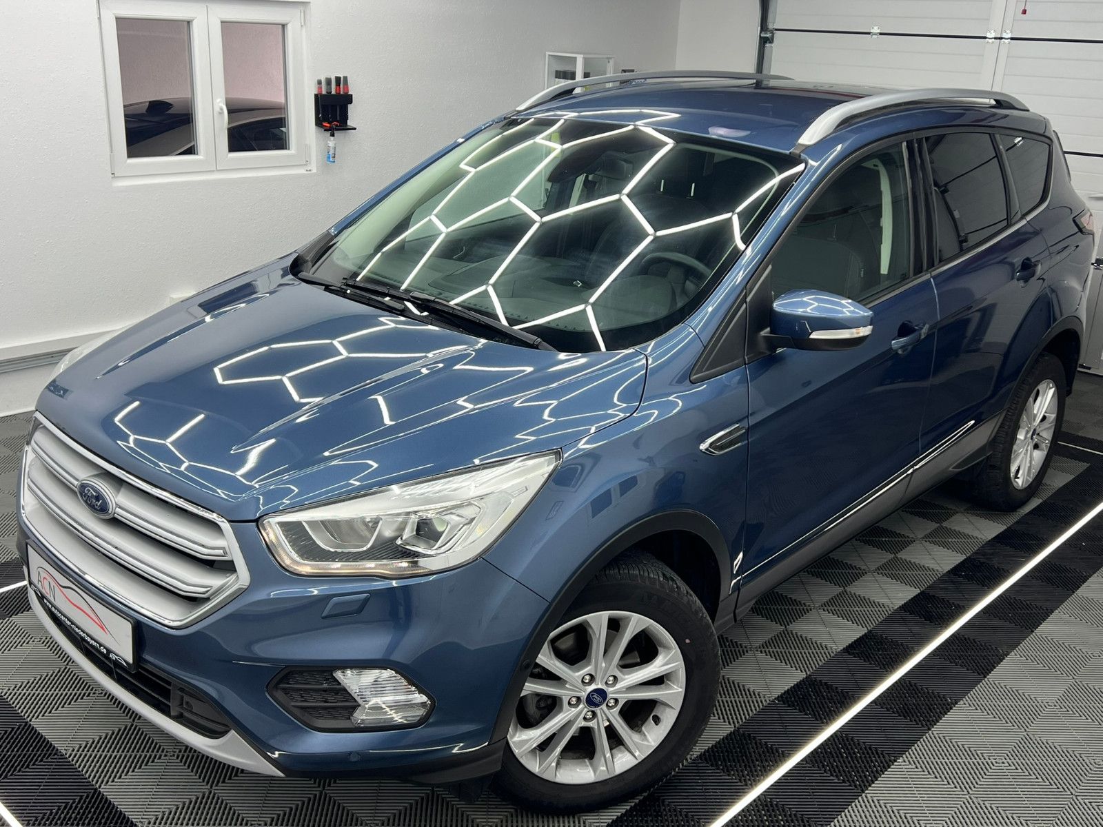 Fahrzeugabbildung Ford Kuga Titanium/NAVI/2-ZONEN/KAMERA/2.HAND