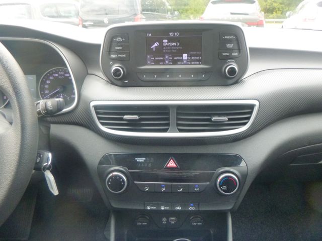Fahrzeugabbildung Hyundai Tucson Pure 2WD >64.818KM/Automatik<