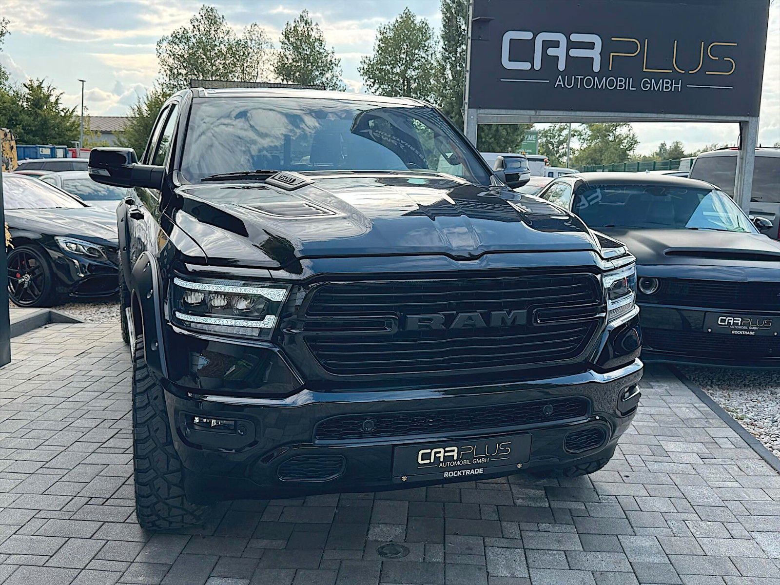Fahrzeugabbildung Dodge RAM 5.7 V8 HEMI BLACK Edition Offroad 4x4 Tesla
