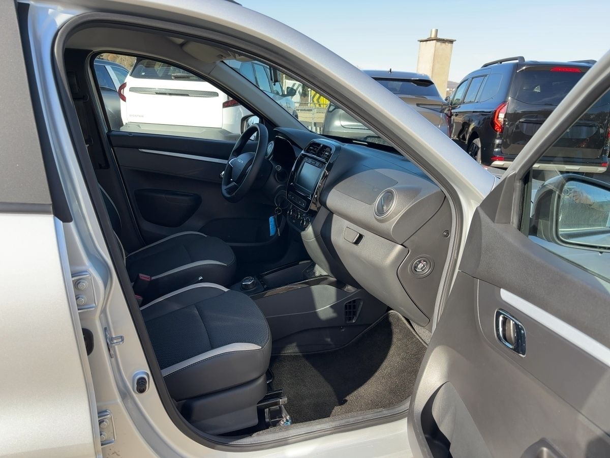 Fahrzeugabbildung Dacia Spring Essential 45 Kamera Klima CCS