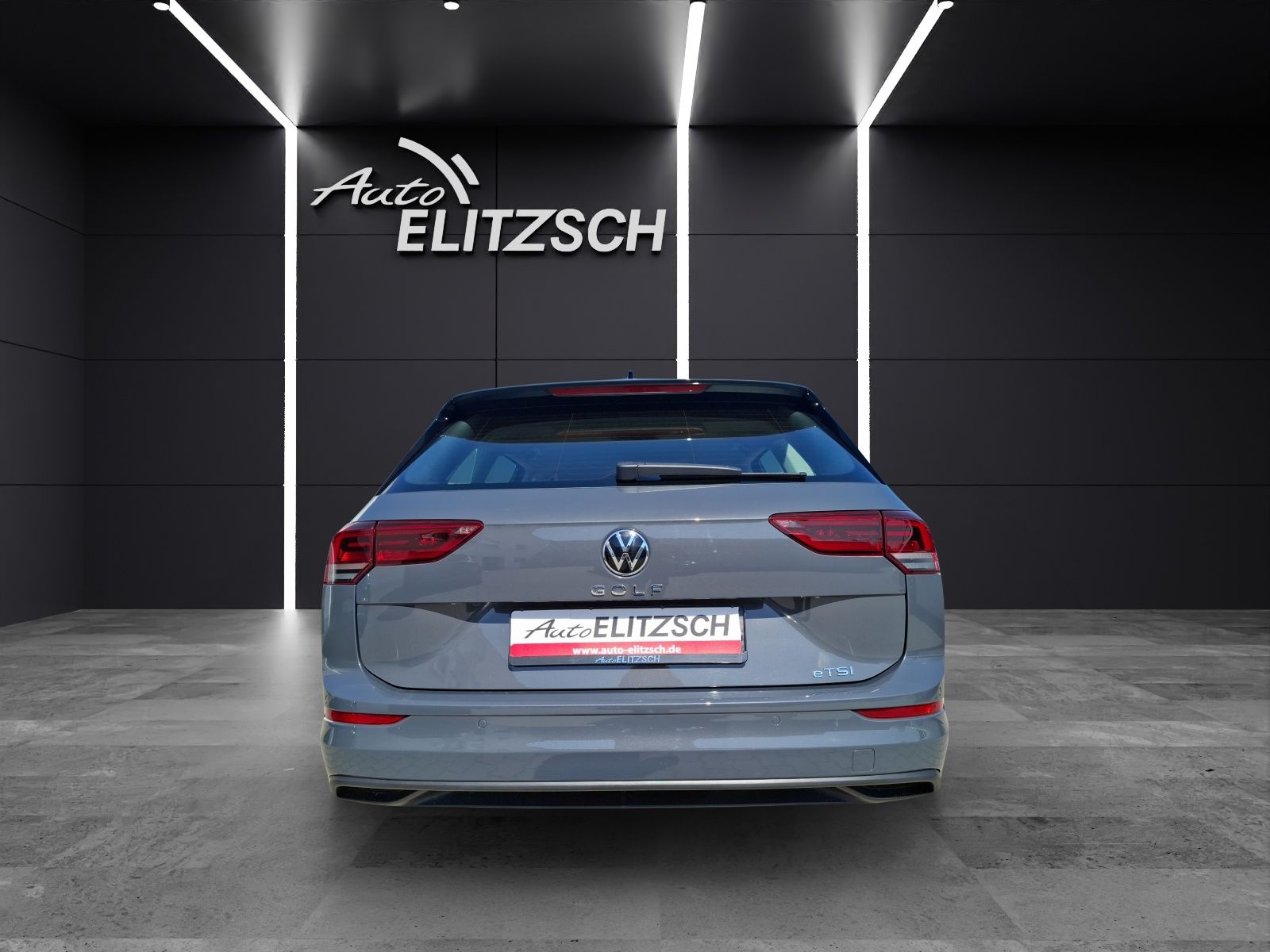 Fahrzeugabbildung Volkswagen Golf VIII Variant eTSI Life DSG LED AHK Navi AID