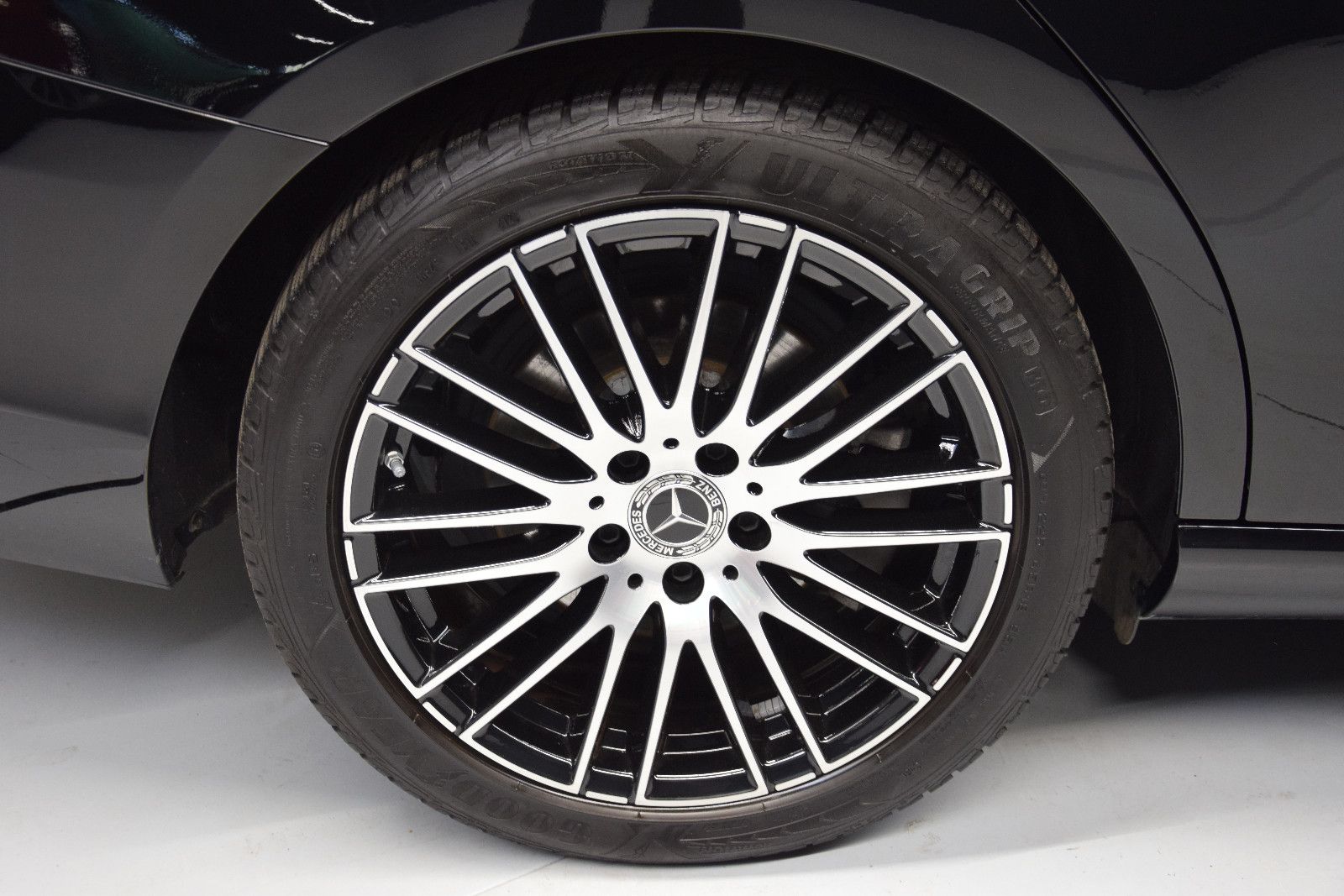 Fahrzeugabbildung Mercedes-Benz C 180 T-Modell Avantgarde MBUX Ambiente Kamera