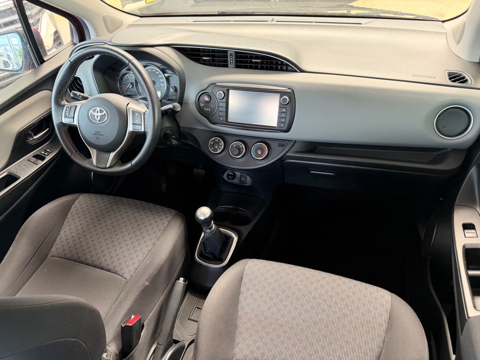 Fahrzeugabbildung Toyota Yaris *Rückfahrkamera*