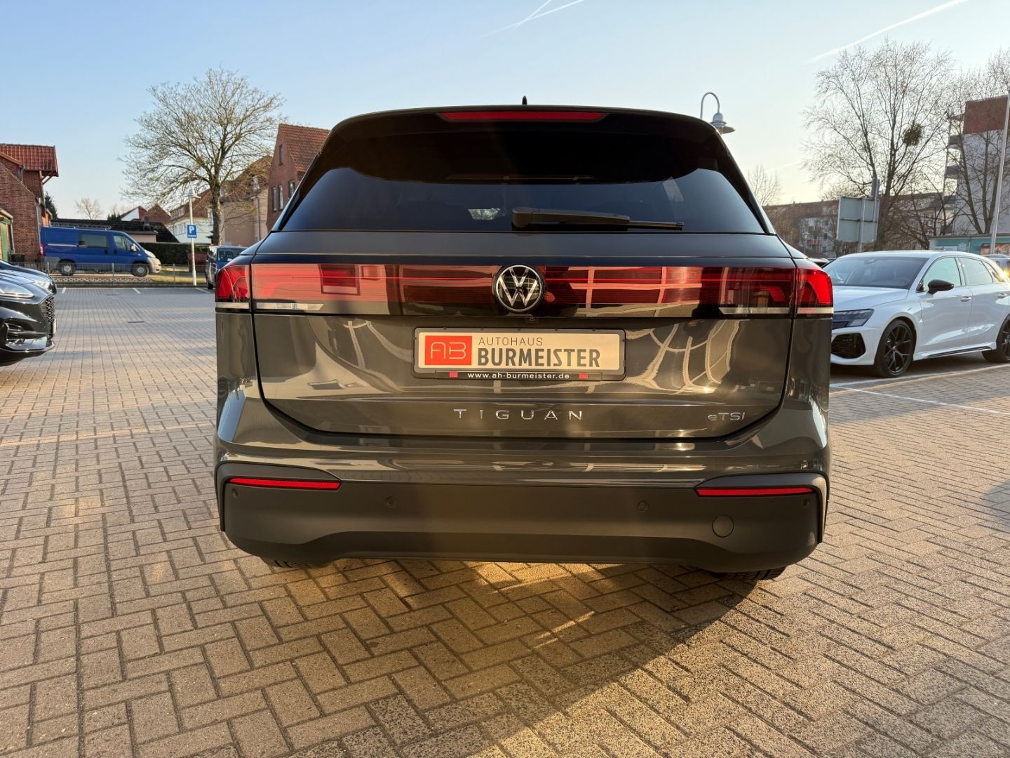 Fahrzeugabbildung Volkswagen Tiguan 1.5 eTSI 110 kW Life Navi Digitales Cockp