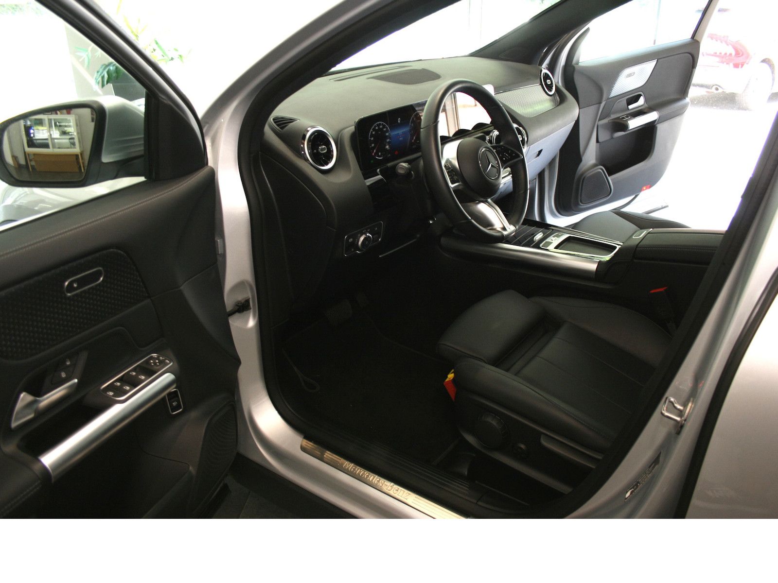 Fahrzeugabbildung Mercedes-Benz GLA 200 Progr. Advanced *getönte Scheiben*Kamera