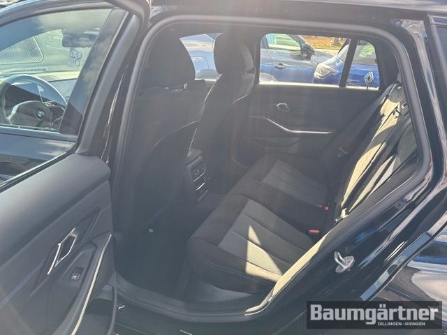 Fahrzeugabbildung BMW 330 i xDrive M-Sport Touring Kamera/ACC/Sitzh.